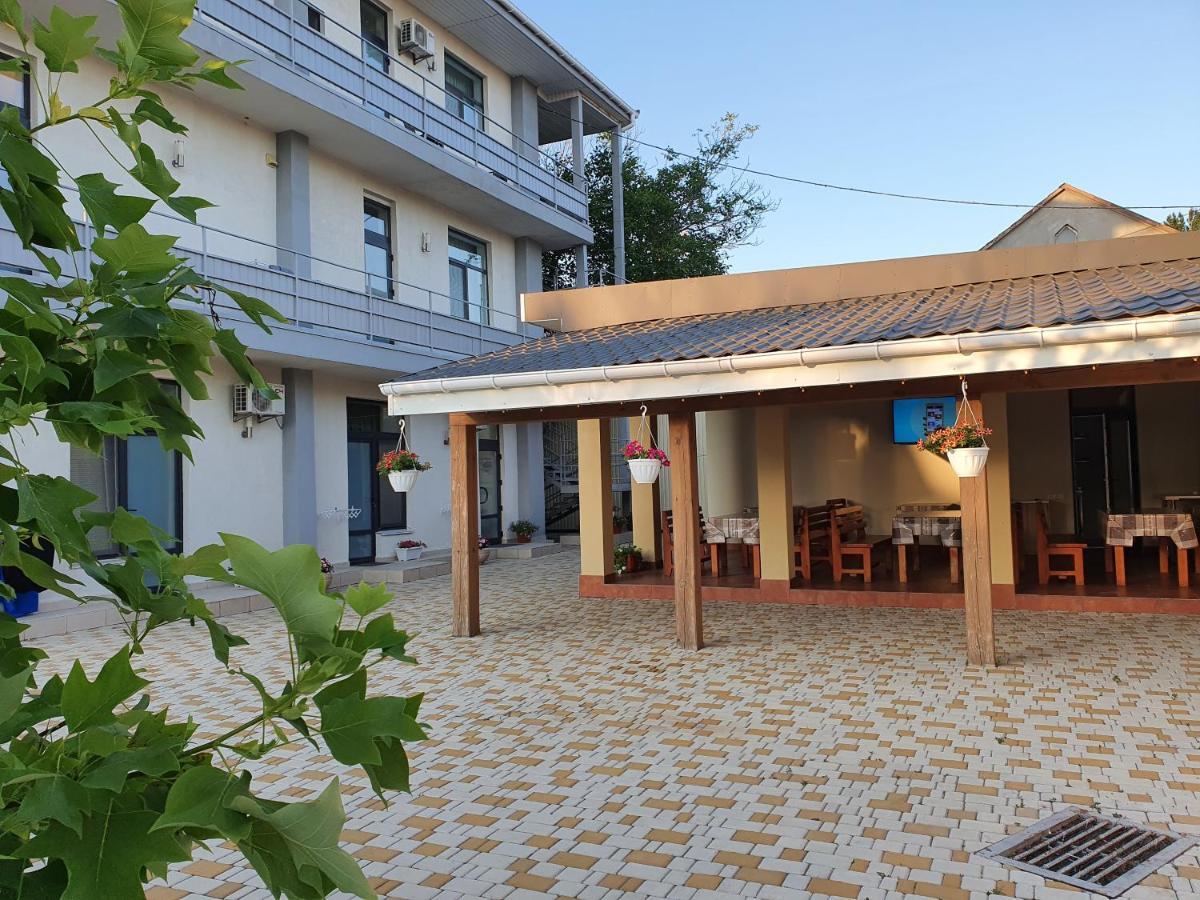 Aleksandriya Hotel Csornomorszk Kültér fotó
