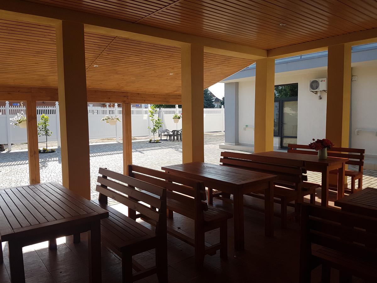 Aleksandriya Hotel Csornomorszk Kültér fotó
