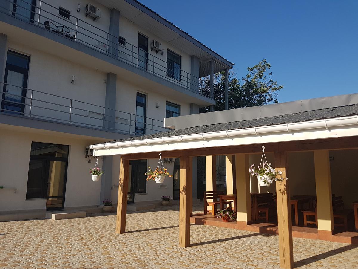 Aleksandriya Hotel Csornomorszk Kültér fotó